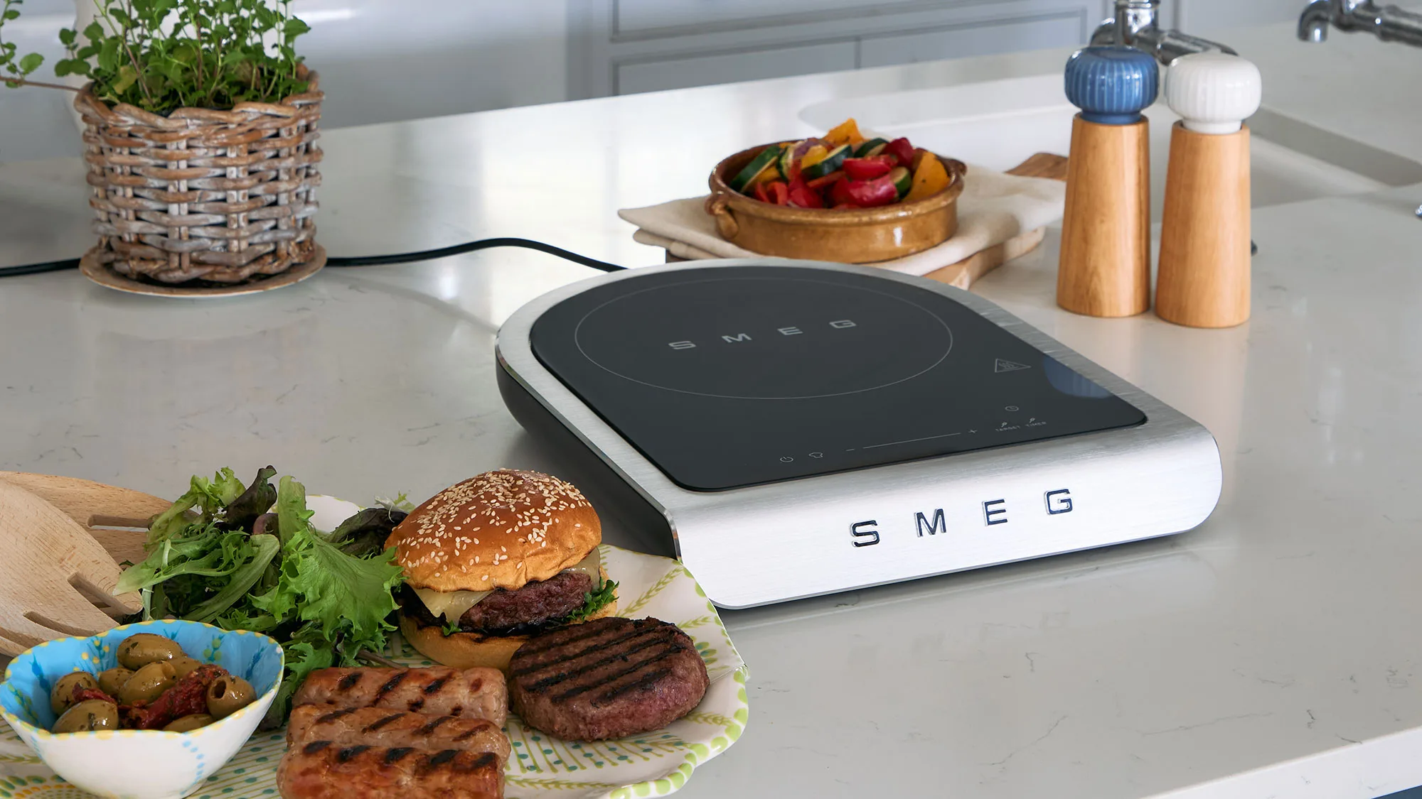 Smeg: Porsche-val közösen limitált konyhai kollekció!
